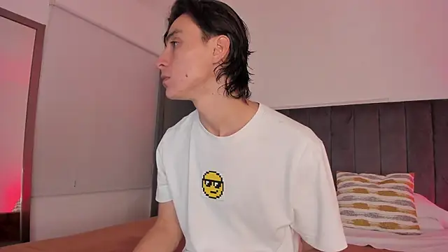 AlexanderHall online show from 10/04/25, 08:51