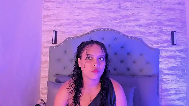 ValeriaJulio  online show from 09/23/25, 11:35