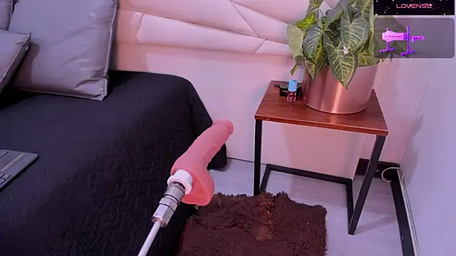 ValeriaJulio  online show from 03/08/26, 02:04