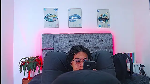 dirty model online show from 09/17/25, 03:52