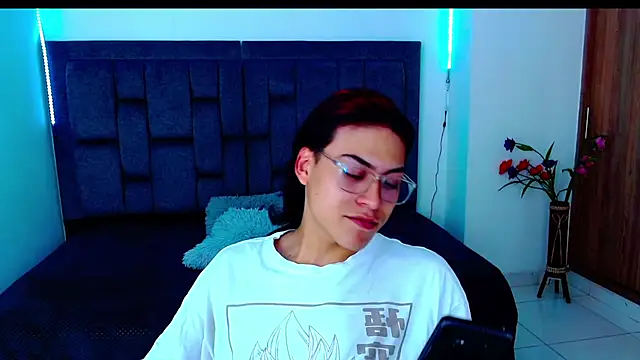 dirty model online show from 09/27/25, 10:48