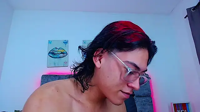 dirty model online show from 10/12/25, 02:54