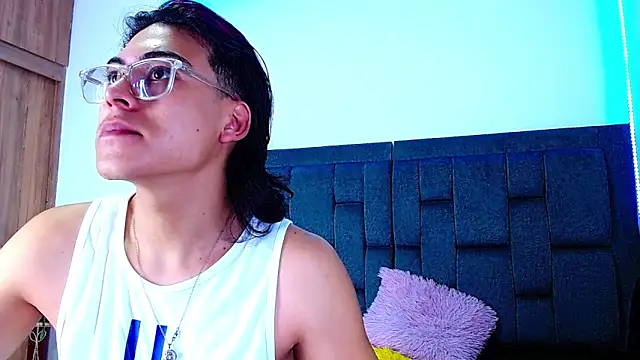 dirty model online show from 10/15/25, 03:39