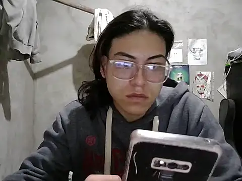 dirty model online show from 04/28/26, 03:22