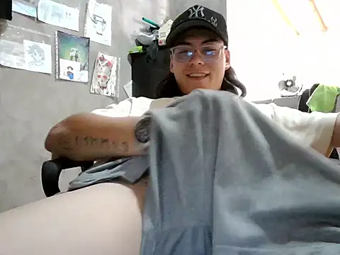 Snapshot of dirty_model chatting on 05/24/26, 04:34 dirty model online show from 05/24/26, 04:34