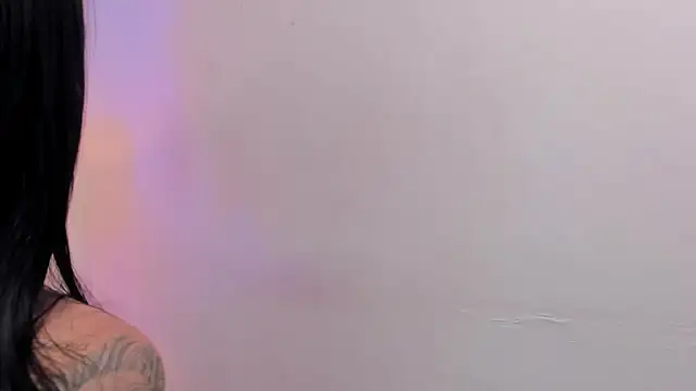 Snapshot of emmabridgerton chatting on 03/18/26, 08:45 emmabridgerton online show from 03/18/26, 08:45