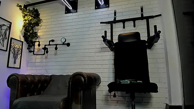 ItaloMoore online show from 10/24/25, 11:17