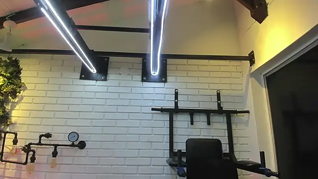 ItaloMoore online show from 11/04/25, 11:09