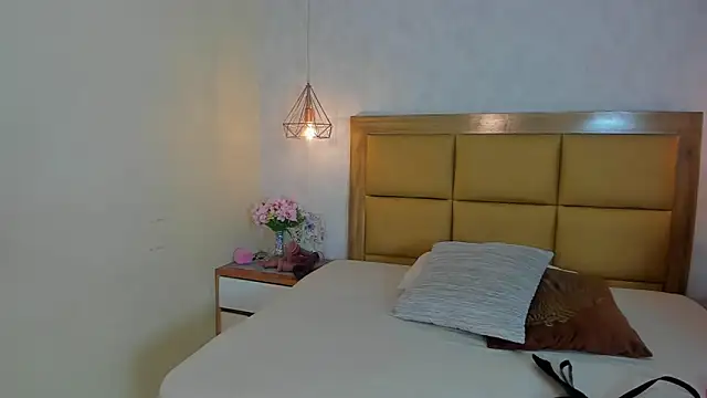 MELISSAROUGE online show from 06/06/26, 07:40