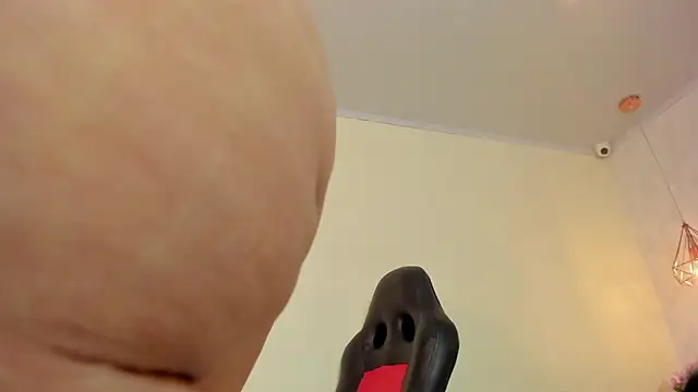 MELISSAROUGE online show from 06/18/26, 01:59