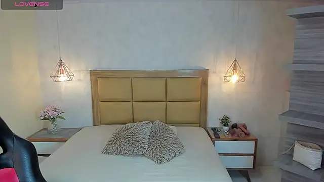 MELISSAROUGE online show from 06/23/26, 07:34
