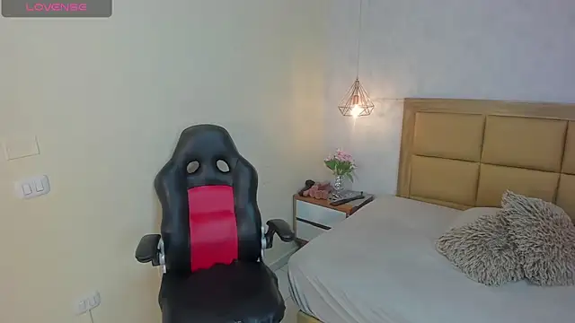MELISSAROUGE online show from 06/24/26, 07:35