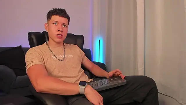 Snapshot of nathan_blake chatting on 09/29/25, 08:35 nathan blake online show from 09/29/25, 08:35