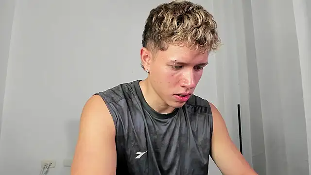 Snapshot of nathan_blake chatting on 01/10/26, 05:48 nathan blake online show from 01/10/26, 05:48