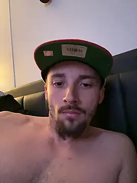 Snapshot of OscarBrow chatting on 02/02/26, 01:04 OscarBrow online show from 02/02/26, 01:04