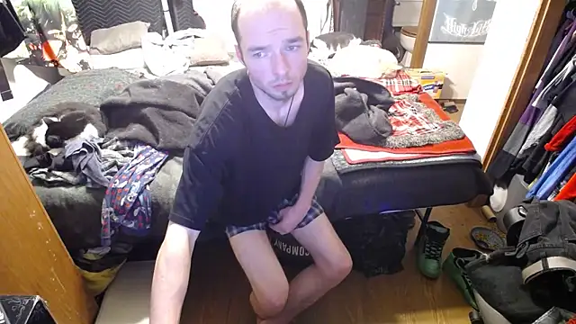 Snapshot of womenhateme69 chatting on 10/15/25, 01:06 womenhateme69 online show from 10/15/25, 01:06