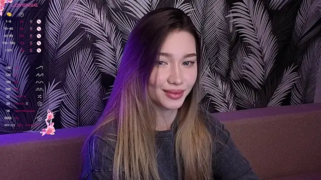 Snapshot of Yuki_Star chatting on 10/12/25, 03:44 Yuki Star online show from 10/12/25, 03:44