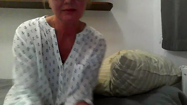 IrynaMolbertx online show from 09/25/25, 07:28