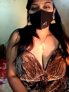 Snapshot of reena502 chatting on 01/10/26, 12:45 reena502 online show from 01/10/26, 12:45