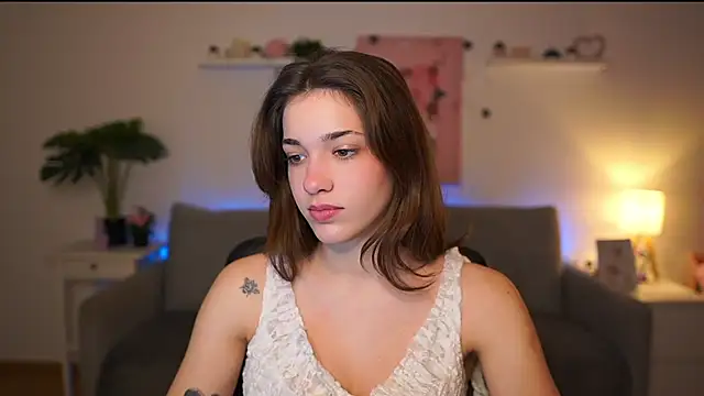 Snapshot of kissie_cat chatting on 01/15/26, 02:21 kissie cat online show from 01/15/26, 02:21