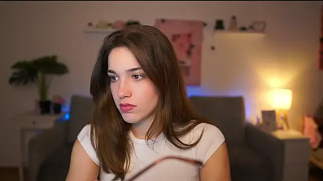 Snapshot of kissie_cat chatting on 02/12/26, 02:23 kissie cat online show from 02/12/26, 02:23