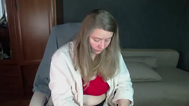 Snapshot of Sweet__Gigi chatting on 12/01/25, 12:43 Sweet Gigi online show from 12/01/25, 12:43