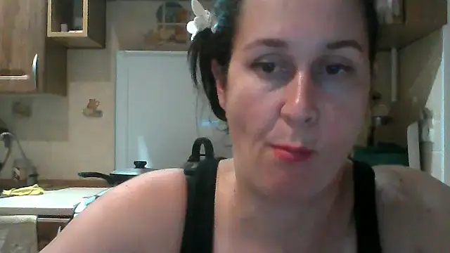Snapshot of Amandda_ chatting on 09/09/25, 06:18 Amandda online show from 09/09/25, 06:18