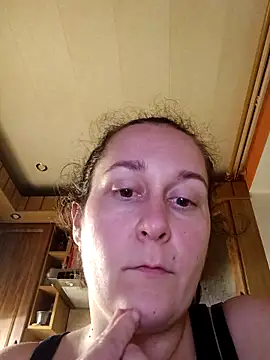 Snapshot of Amandda_ chatting on 10/04/25, 04:49 Amandda online show from 10/04/25, 04:49