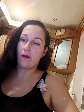 Snapshot of Amandda_ chatting on 10/12/25, 05:56 Amandda online show from 10/12/25, 05:56