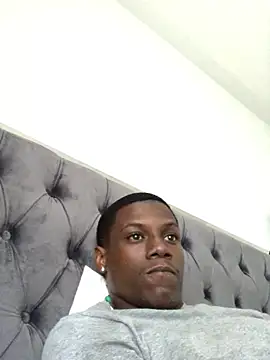 labishyoung25 online show from 10/13/25, 09:37