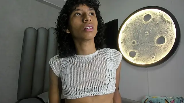 Snapshot of venus-03 chatting on 10/17/25, 03:53 venus-03 online show from 10/17/25, 03:53
