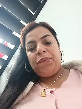 Mia-Glow online show from 10/07/25, 12:46