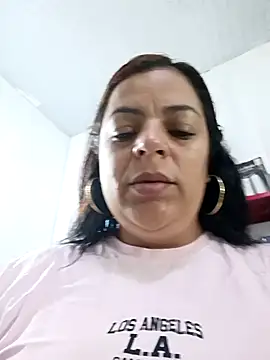 Mia-Glow online show from 10/10/25, 12:37