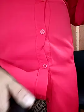 Mia-Glow online show from 11/19/25, 12:32