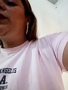 Mia-Glow online show from 12/18/25, 05:52