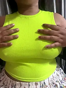 Snapshot of Maggi-is-back chatting on 09/16/25, 02:34 Maggi-is-back online show from 09/16/25, 02:34