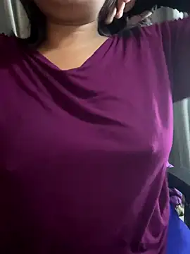 Snapshot of Maggi-is-back chatting on 09/27/25, 03:11 Maggi-is-back online show from 09/27/25, 03:11