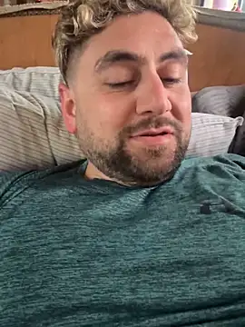 Snapshot of speakonit chatting on 10/04/25, 05:33 speakonit online show from 10/04/25, 05:33