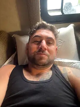 Snapshot of speakonit chatting on 11/24/25, 08:52 speakonit online show from 11/24/25, 08:52