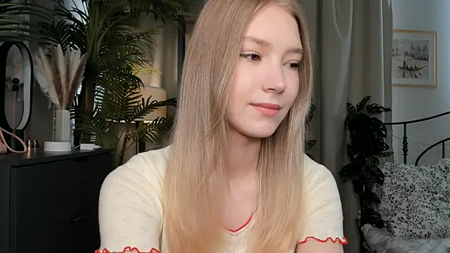 Snapshot of ChinBonnell chatting on 09/14/25, 05:50 ChinBonnell online show from 09/14/25, 05:50