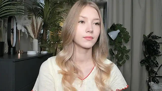 Snapshot of ChinBonnell chatting on 09/26/25, 05:44 ChinBonnell online show from 09/26/25, 05:44