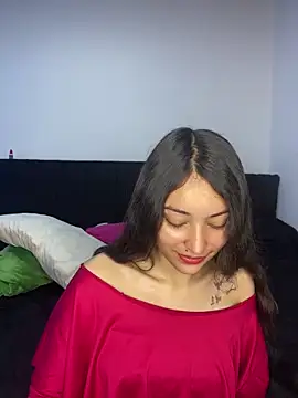 Snapshot of hotwife26 chatting on 12/20/25, 02:24 hotwife26 online show from 12/20/25, 02:24