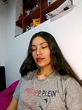 Snapshot of hotwife26 chatting on 02/15/26, 12:07 hotwife26 online show from 02/15/26, 12:07