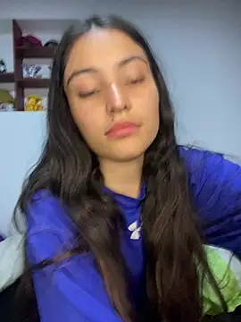 Snapshot of hotwife26 chatting on 03/03/26, 09:04 hotwife26 online show from 03/03/26, 09:04