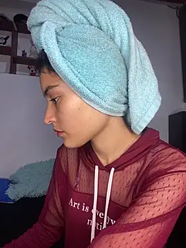 Snapshot of hotwife26 chatting on 03/03/26, 11:32 hotwife26 online show from 03/03/26, 11:32