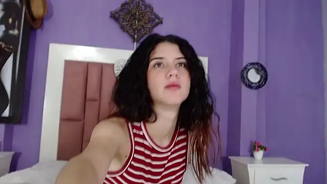 Snapshot of ChiaraLudovica chatting on 09/15/25, 02:39 ChiaraLudovica online show from 09/15/25, 02:39