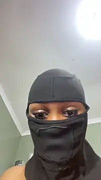 Snapshot of Sexy_blackwoman chatting on 04/24/26, 04:42 Sexy blackwoman online show from 04/24/26, 04:42