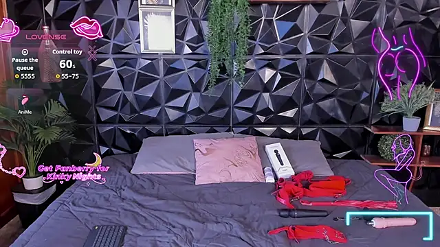 April  foxx online show from 12/15/25, 03:05