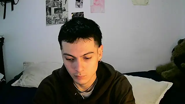 Snapshot of Dioniso_guy8 chatting on 09/15/25, 01:00 Dioniso guy8 online show from 09/15/25, 01:00