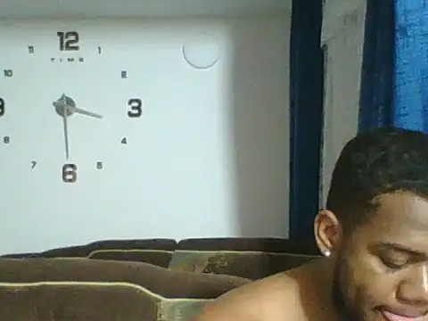 BenjaminCol  online show from 12/21/25, 08:32